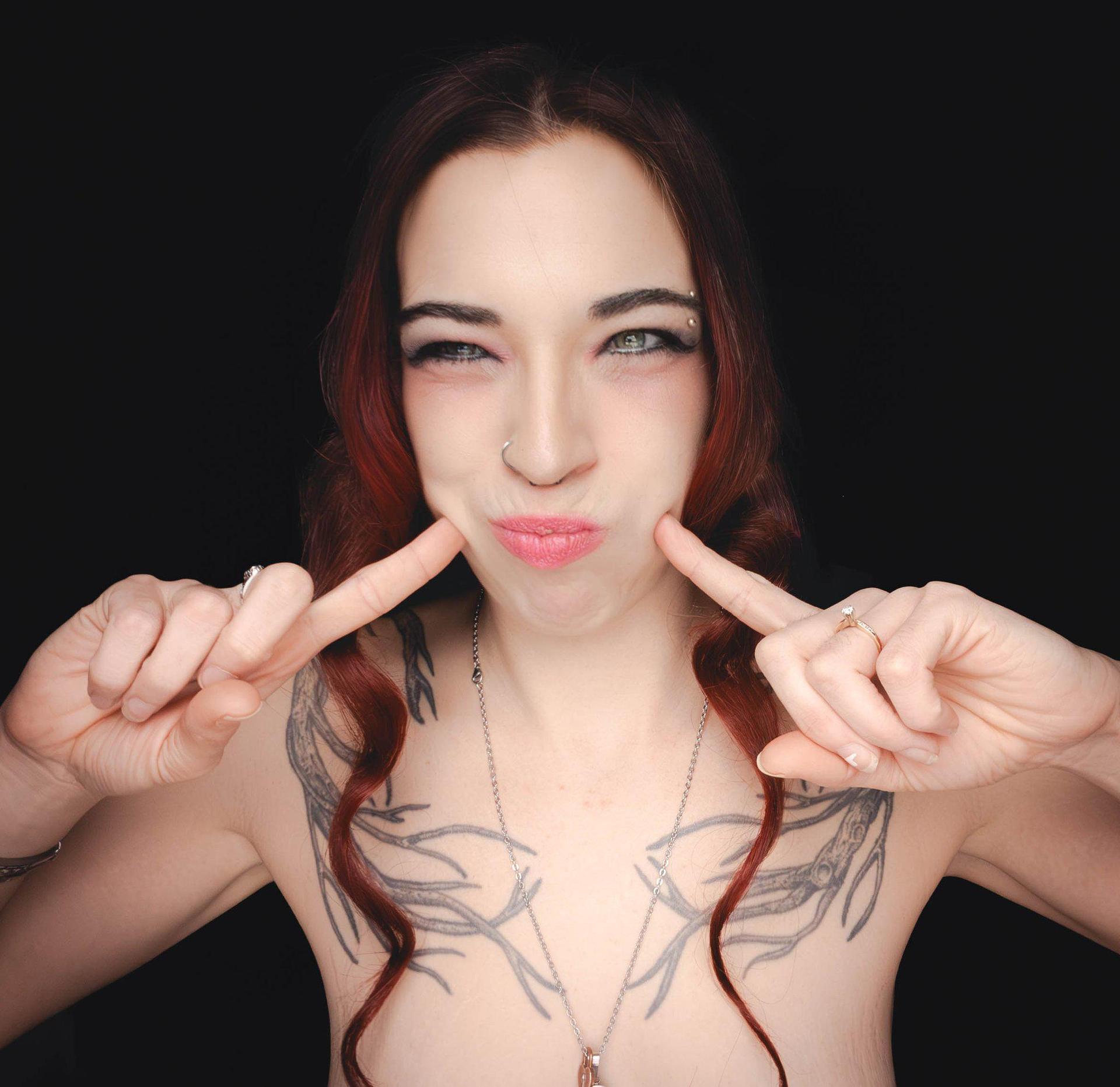 Photo HD Kalli Poon - 4