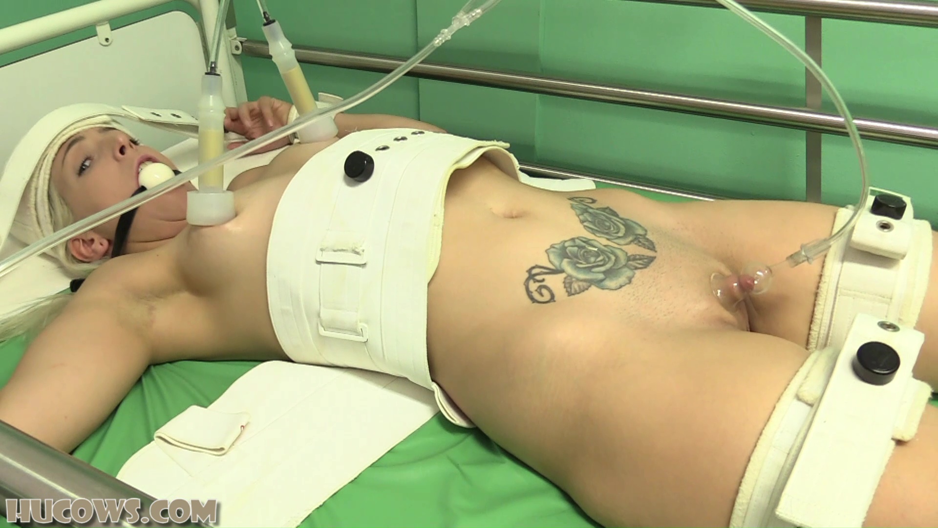 Liz – clit milking