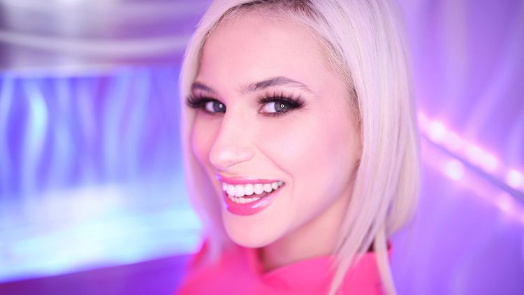 Swallow Salon Presents Kiara Cole Sucking Cock and Swallowing Cum