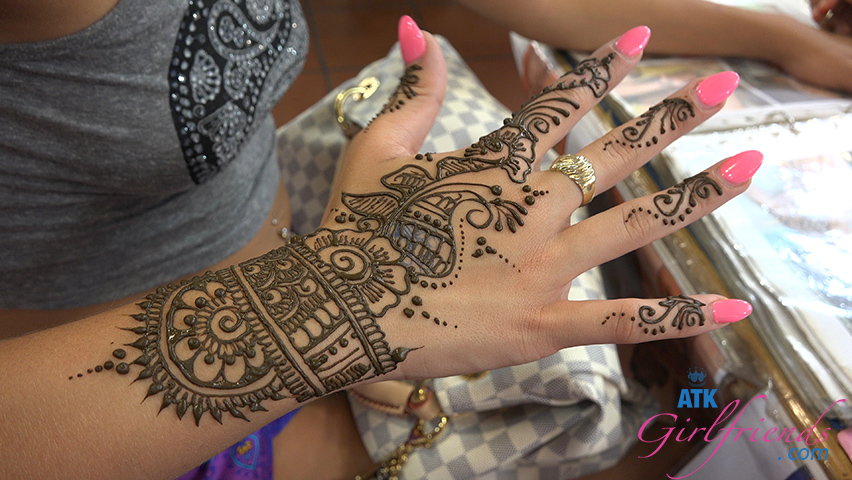 Carmen Has a Great Time at the Zoo