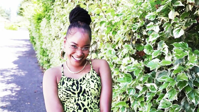 Nathou, 23, Is Doing Some Crazy Things!