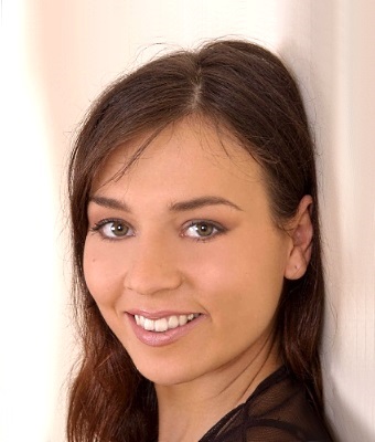 Michelle Horakova 1By-Day