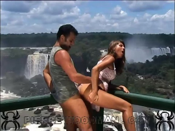 Jennifer Stone - XXXX - Iguacu falls + 1 boy