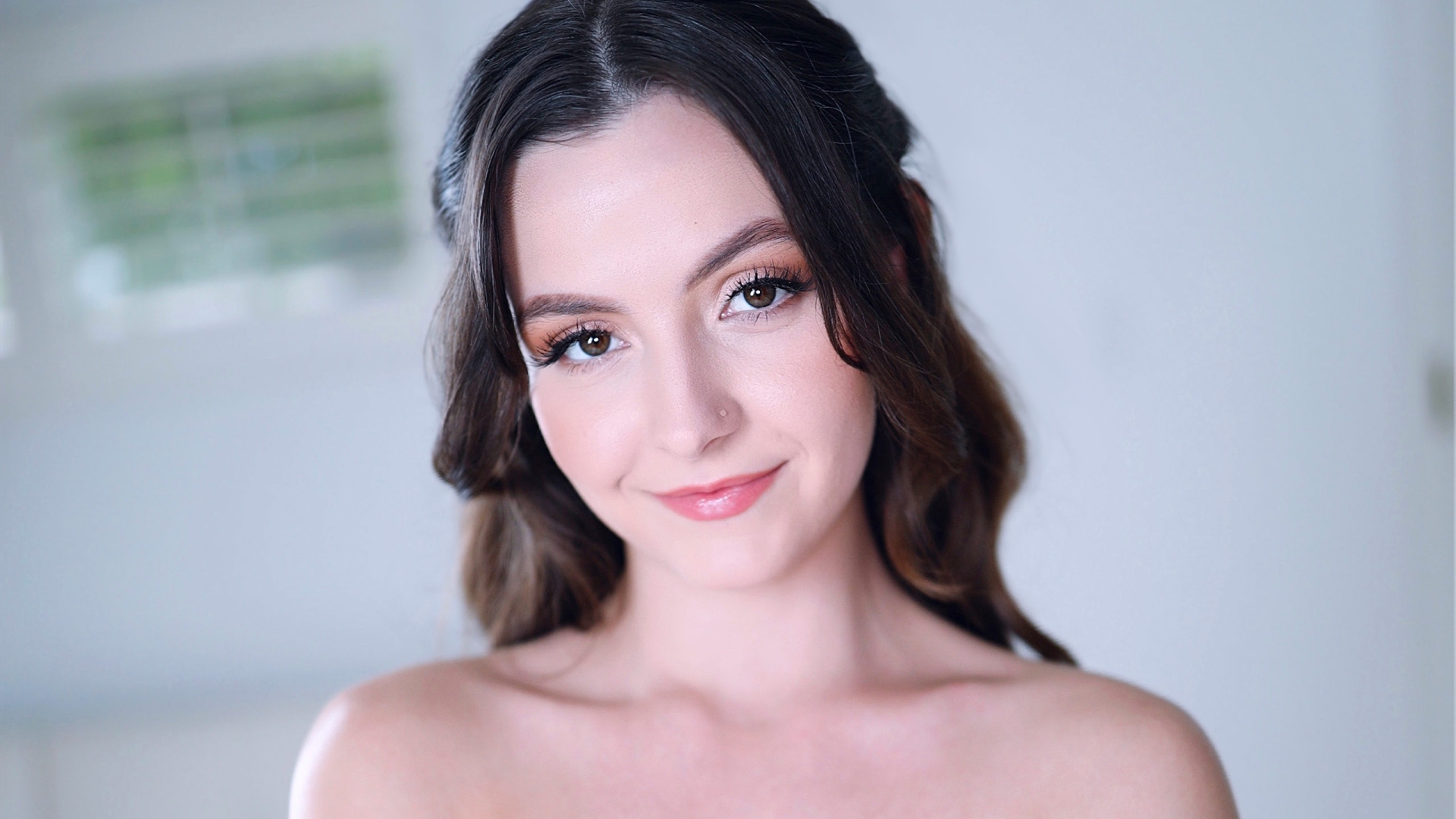 Amateur Allure Introduces Serena Hill, Beautiful Bartender Gets Served a Hot Load of Cum