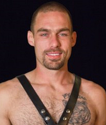 Photo HD James Bondage - 1