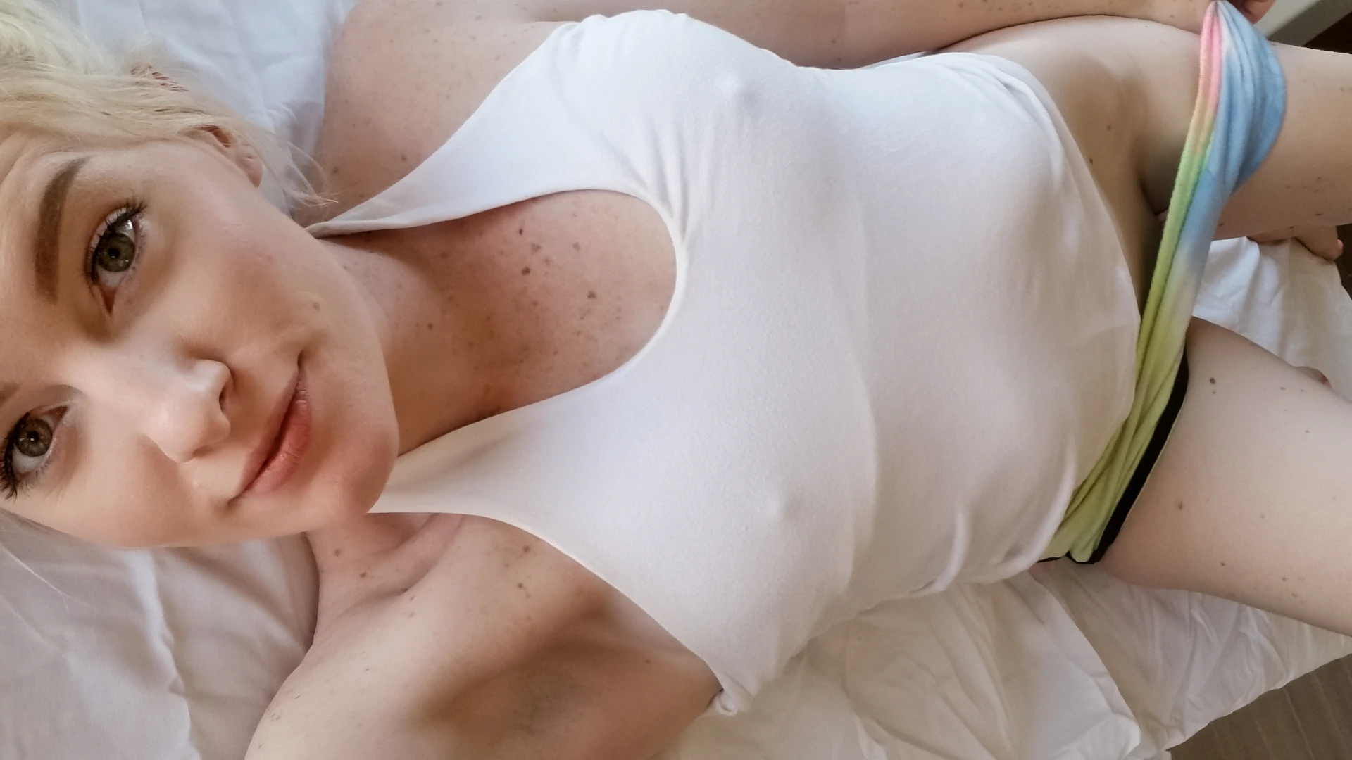 Kinky Blonde Girlfriend Gives Massage With Handjob Happy Ending