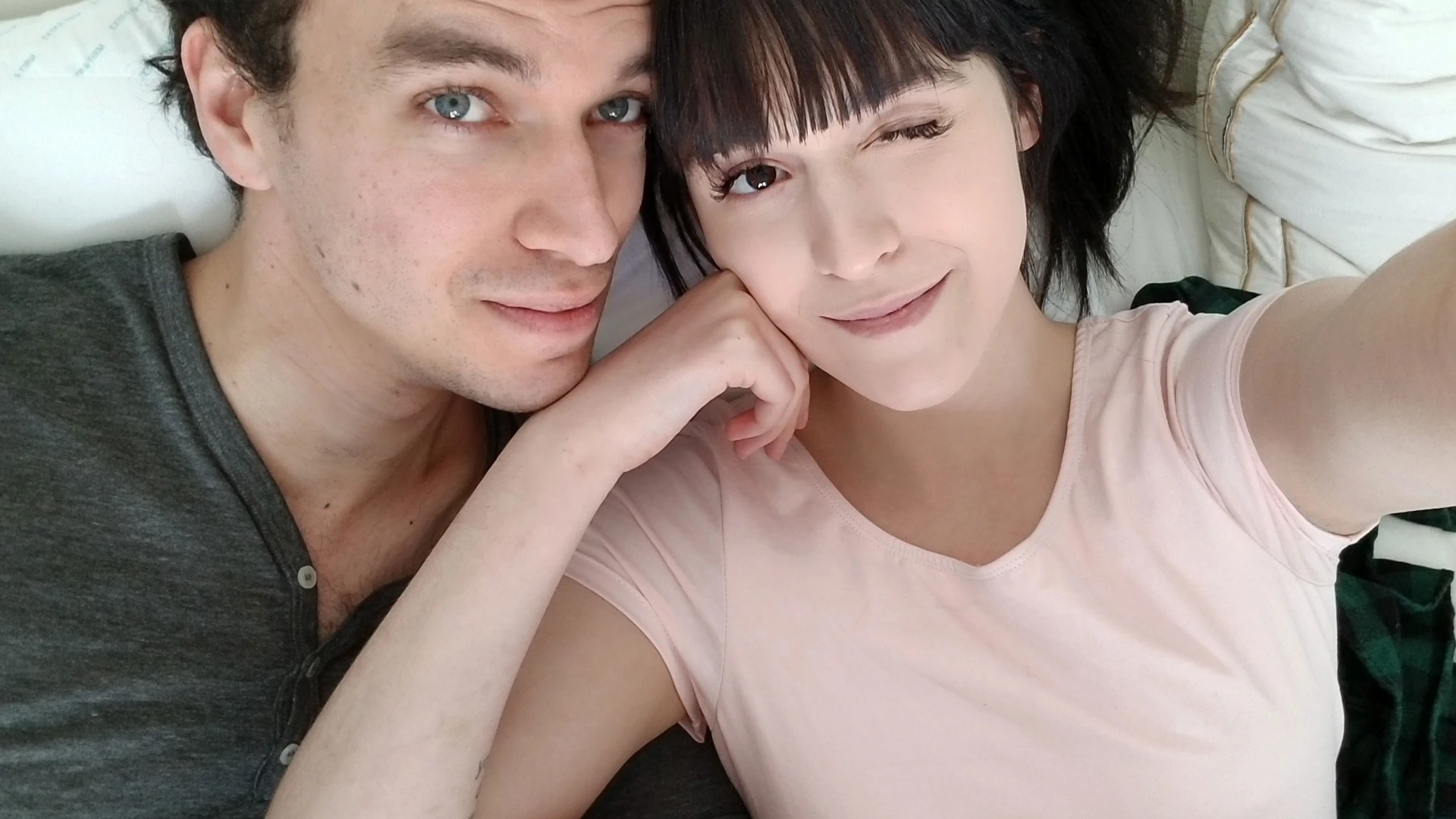 Freaky Girl With Hairy Bush Gets Fucked By Boyfriend On a Lazy Sunday