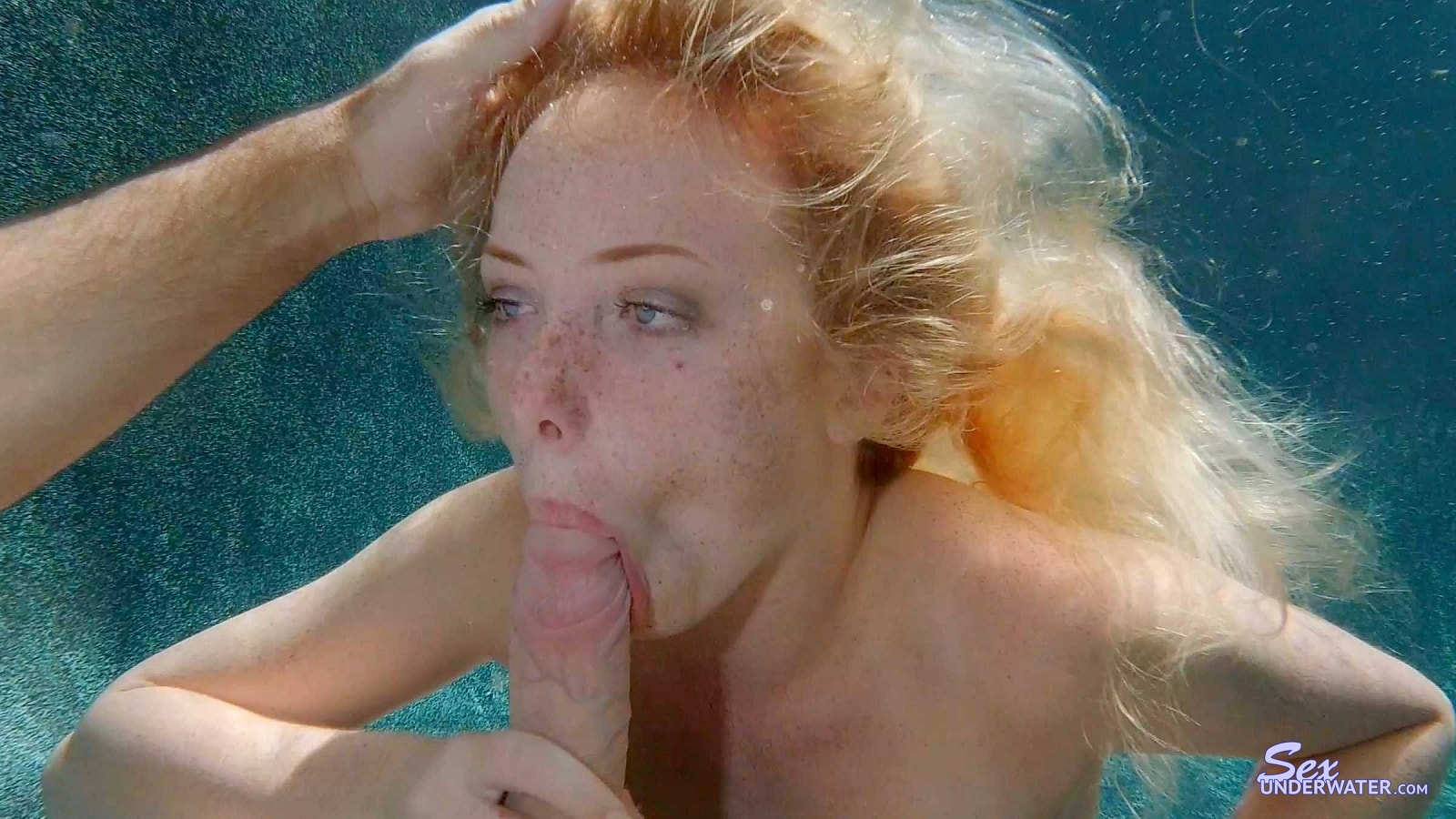 Sucks & Strokes - Dixie Lynn