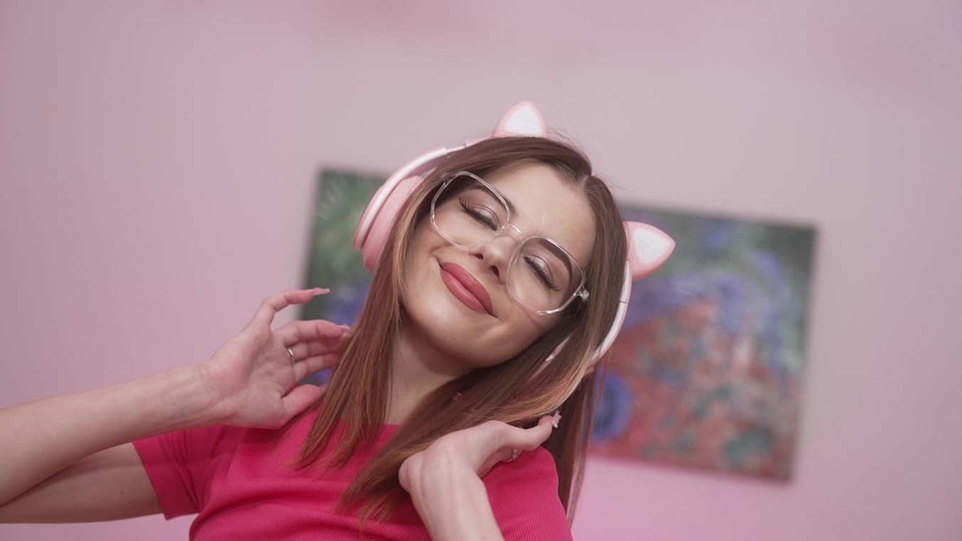 19yo Skinny teen and Old Italian with a Fat dick