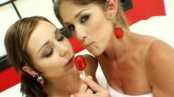 Lollipop Lesbians, Scene #01