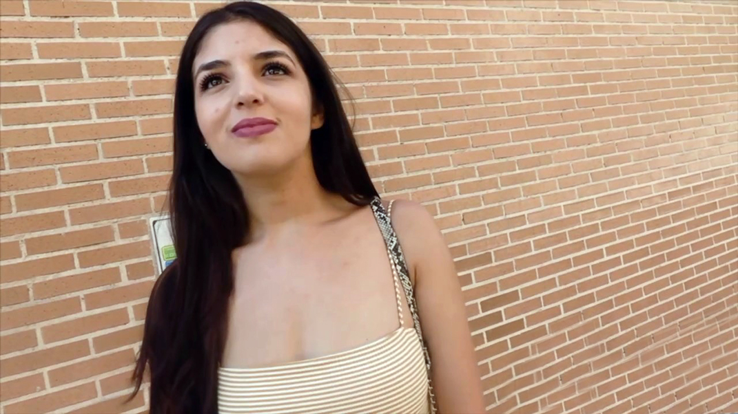 Habibi Pilladas En La Calle