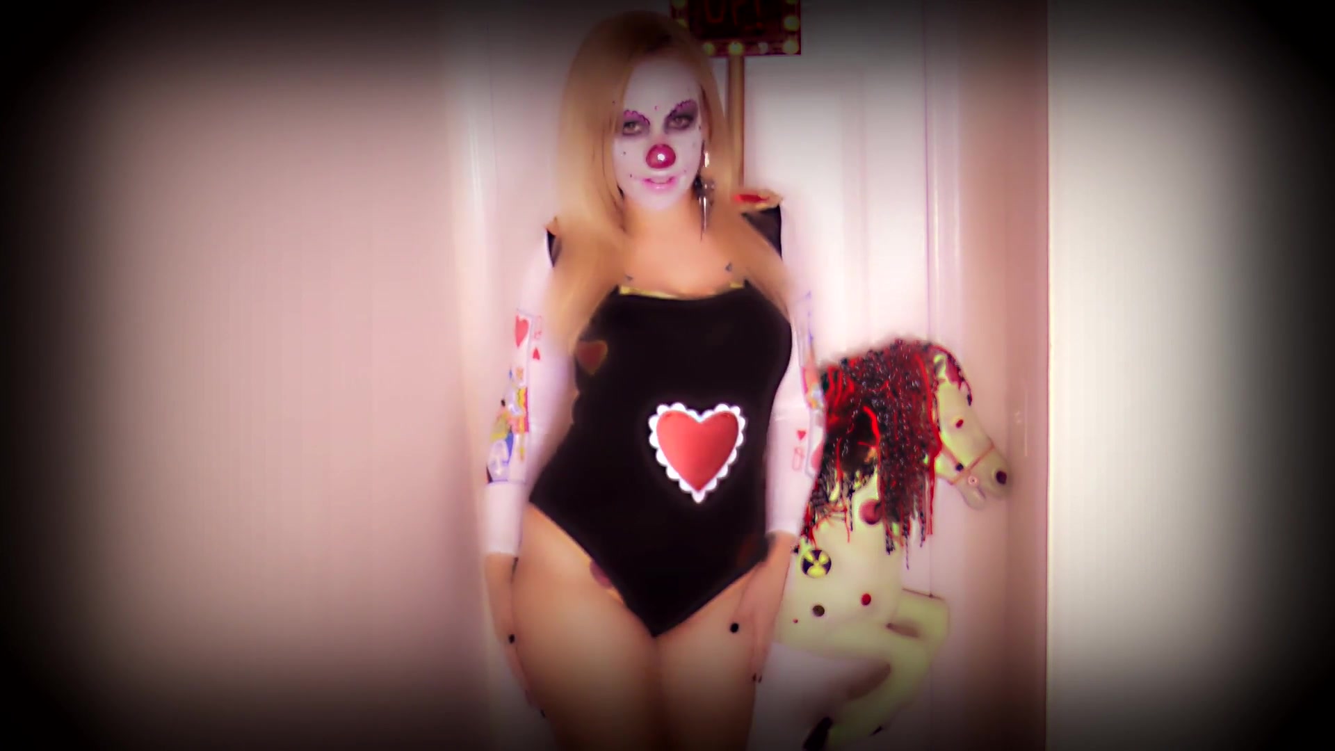 Crazy Clown In.to.x Game