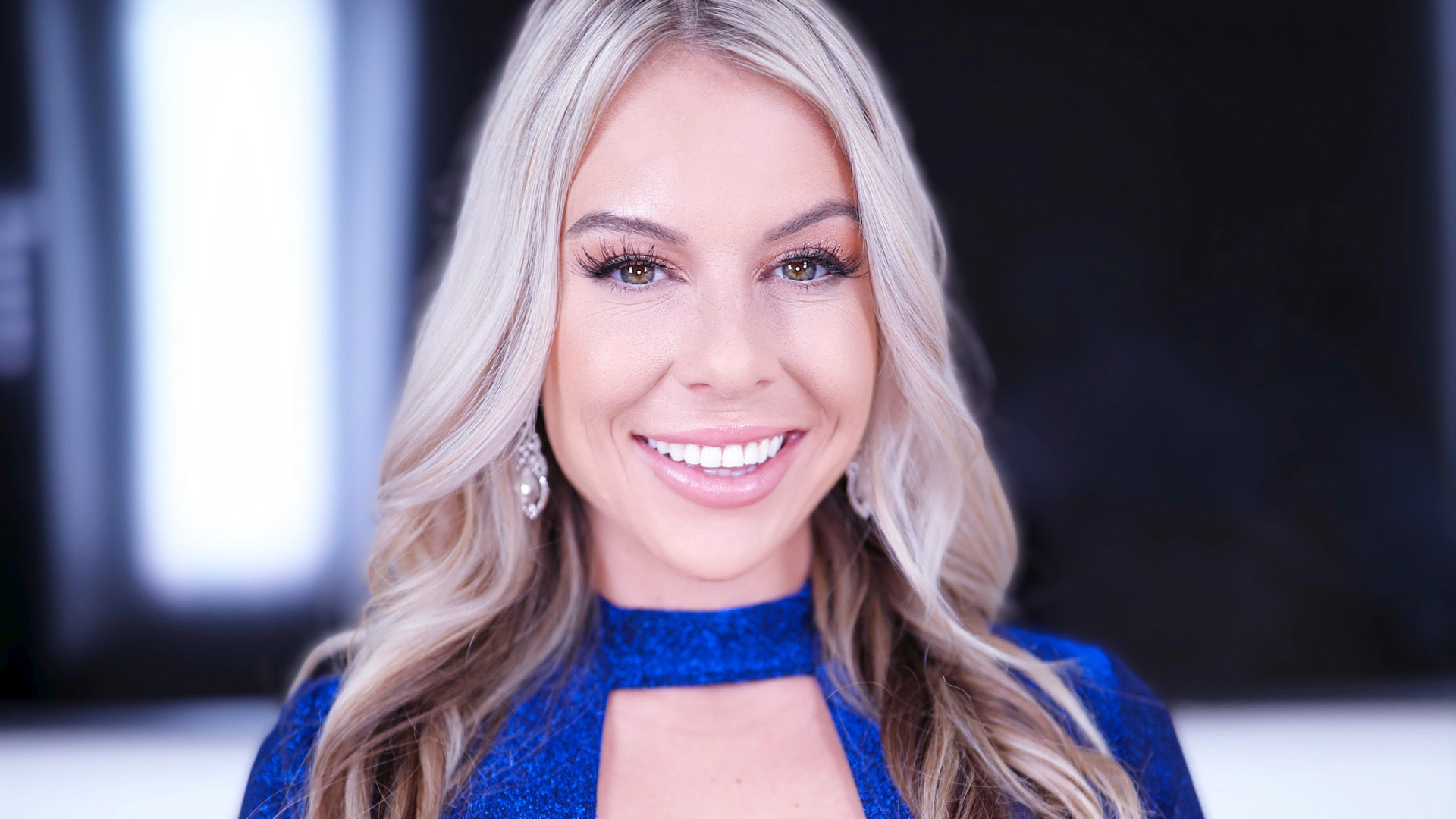 Amateur Allure Introduces Summer Vixen, Petite Blonde Gives a Blowjob, Fucks and Swallows a Hot Load