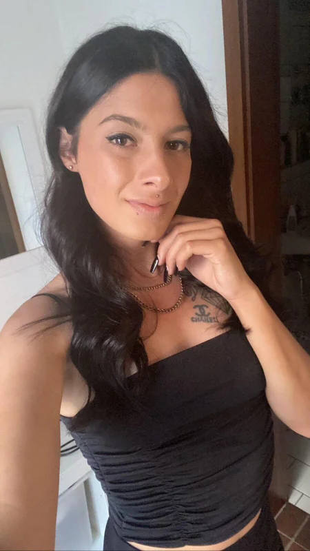 Larissa TS Anulingus