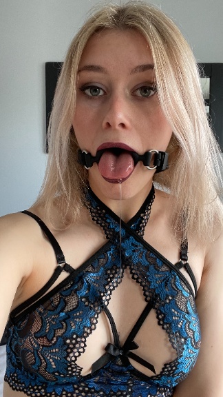 Princess Rae Fessée