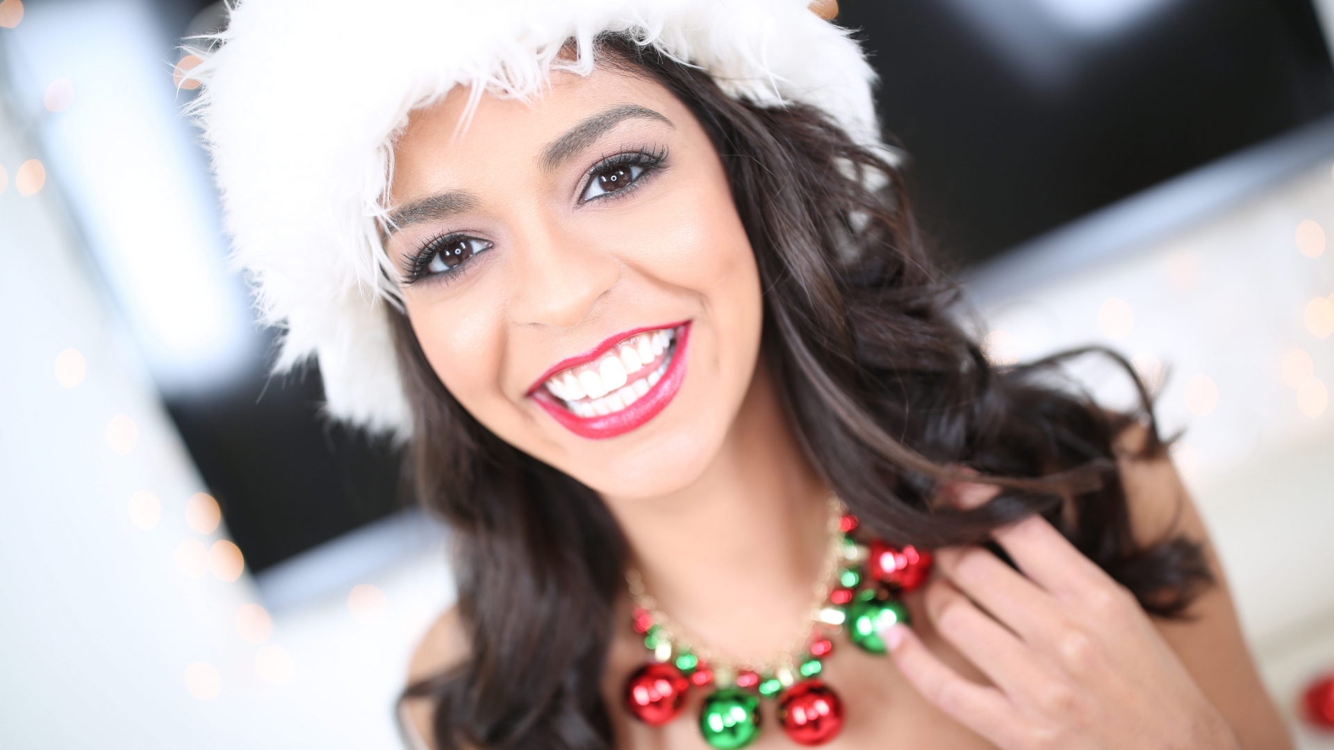 Vienna Black Beautiful Babe Returns for a Holiday Fuck, Suck and Mouthful of Cum