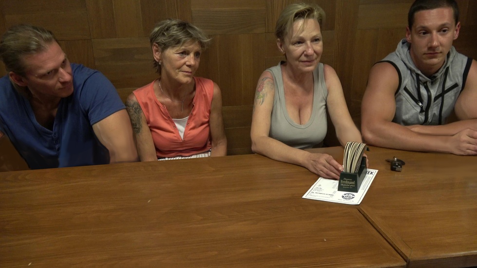 CZECH WIFE SWAP 10/1 (Grannies and younglings)