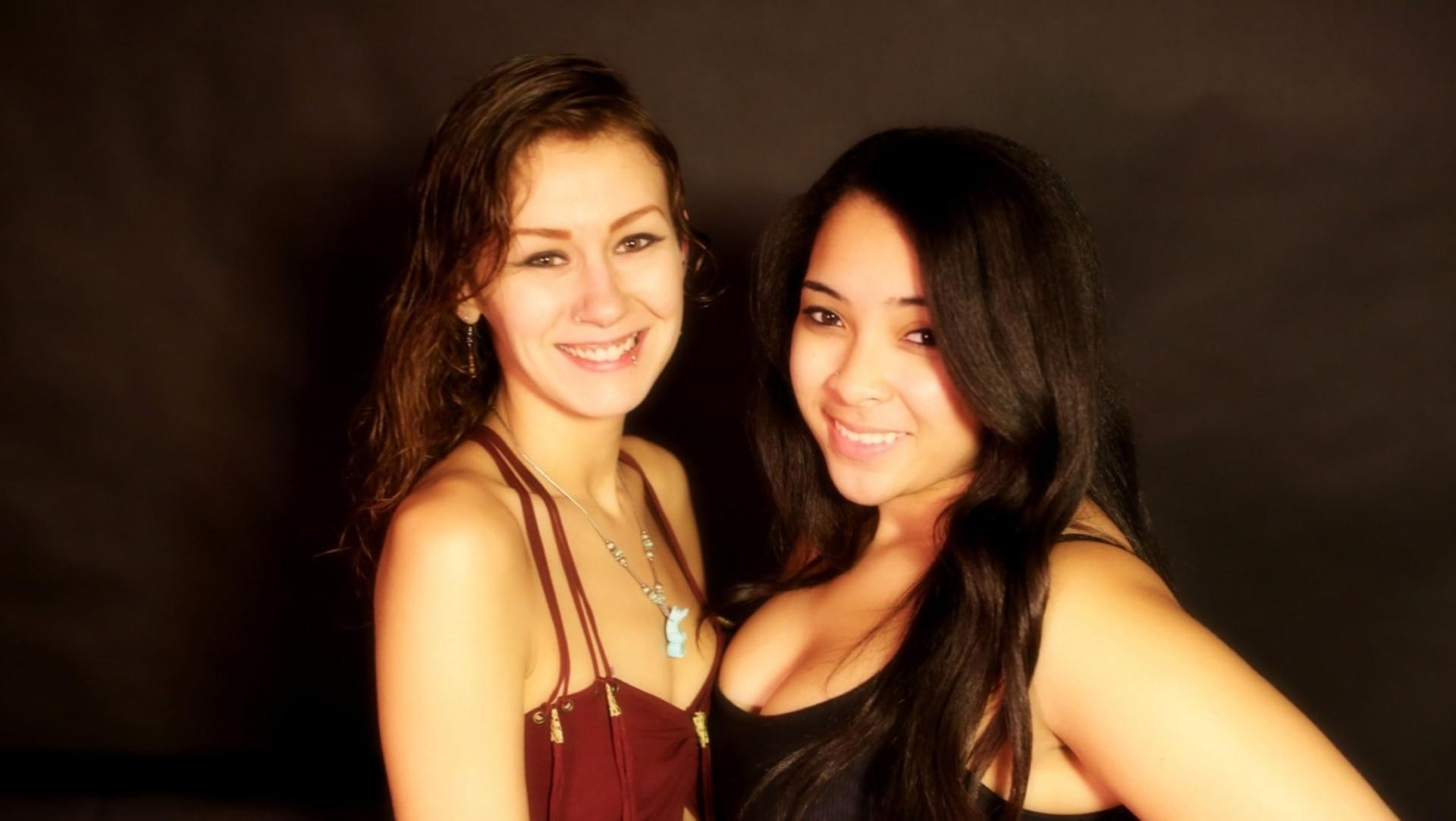Sexy Thin Hippie Chick Seduces Gorgeous BBW Latina!
