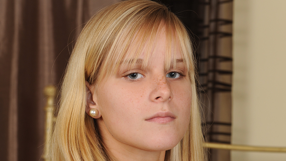 Newcomer exposing her tempting naked body