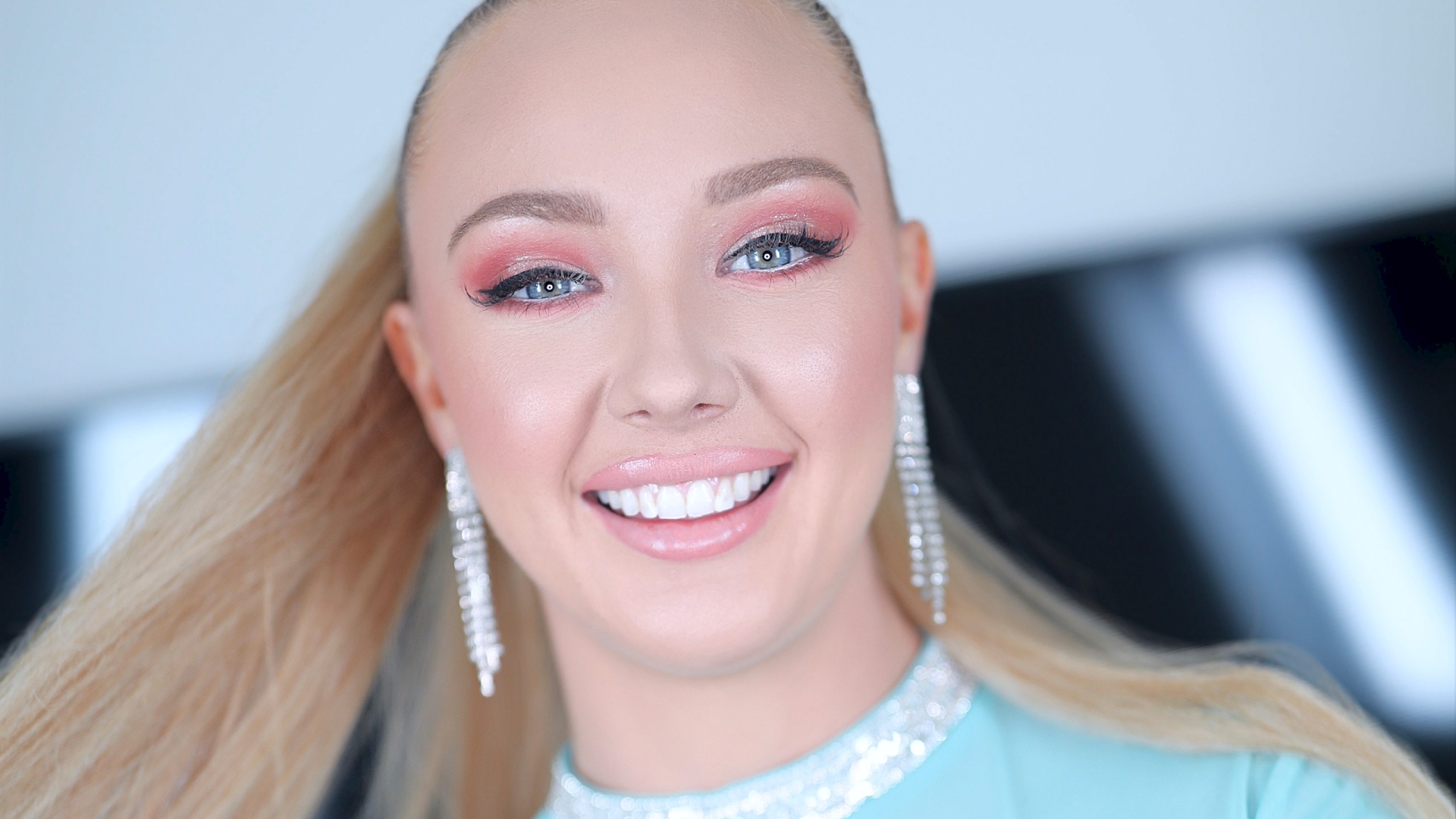 Amateur Allure Welcomes Paisley Porter, a Blonde-Blue Eyed Stunner that Loves Giving Head