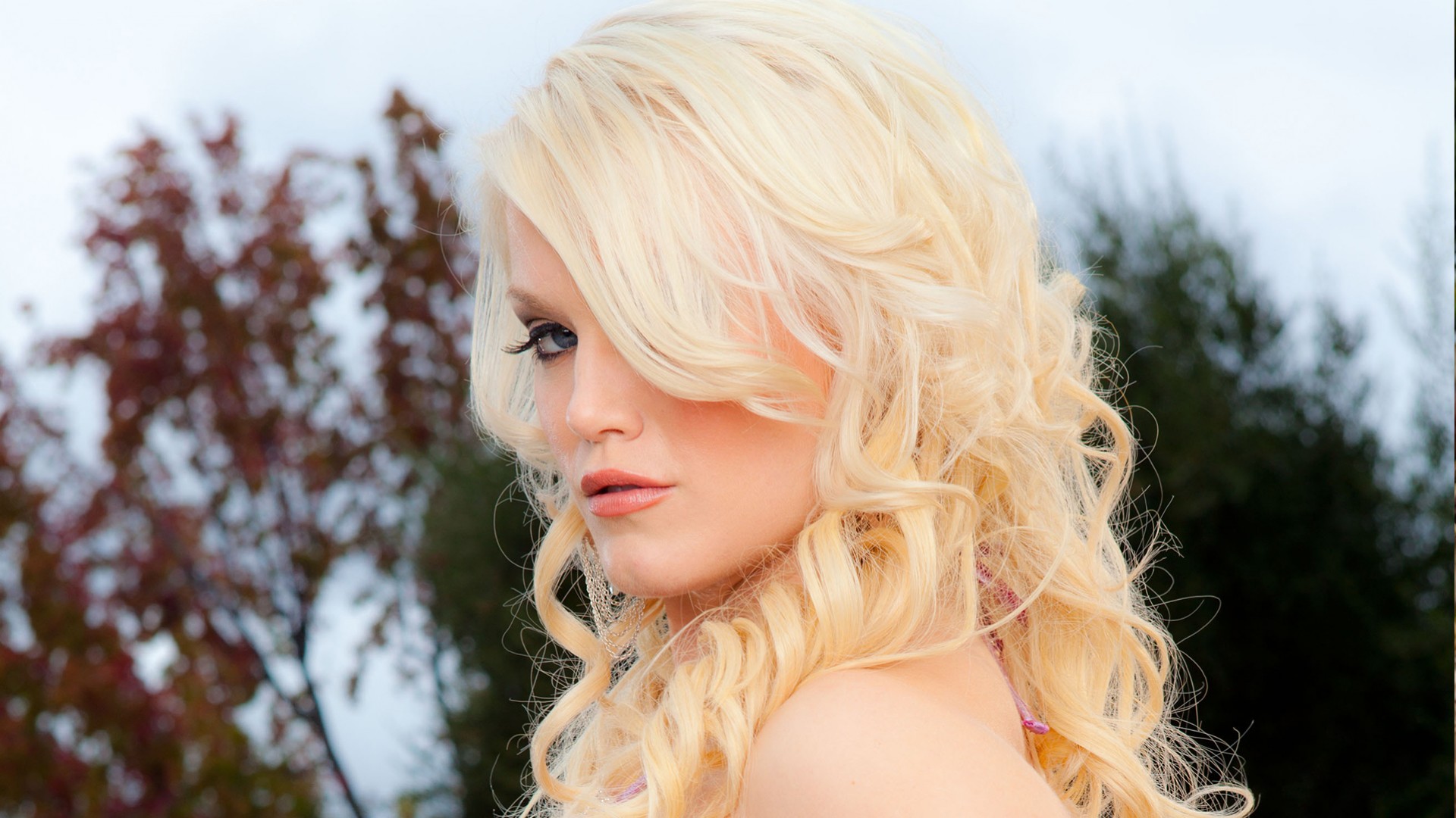 My Husband Hates To Watch Me Work