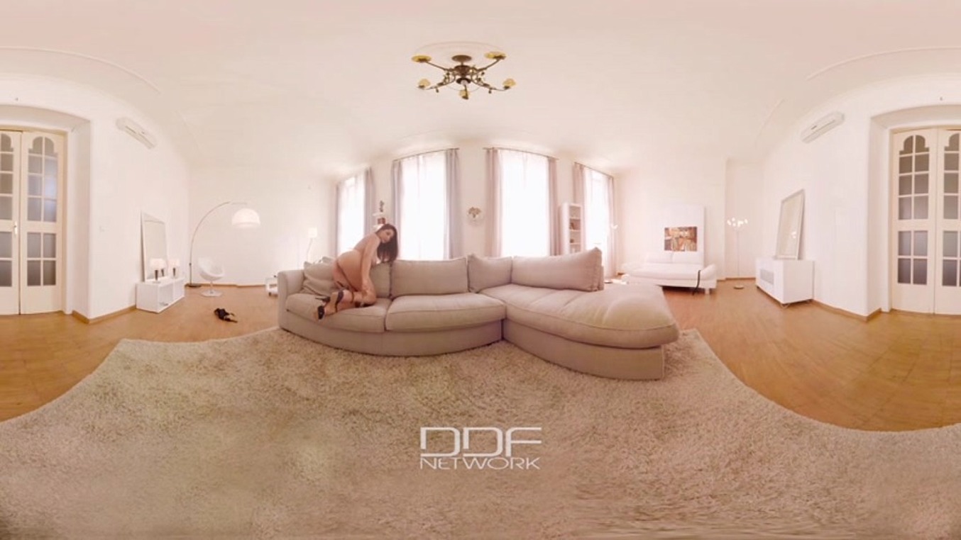 A Solo Thrill Ride - Exotic Beauty Fancies her Finger