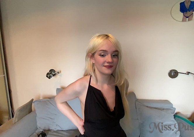 Bringing Coraline To Orgasm While She Watches Lesbian Vr Porn