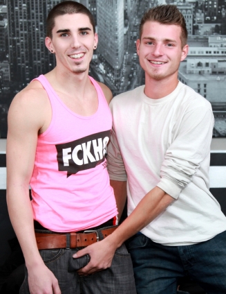 Damien Kyle Fucks Tristan Stiles