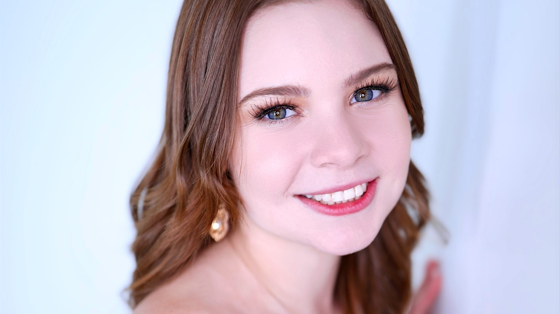 Amateur Allure Welcomes Adrianna Jade, Petite Southern Girl in Her Very First Video!