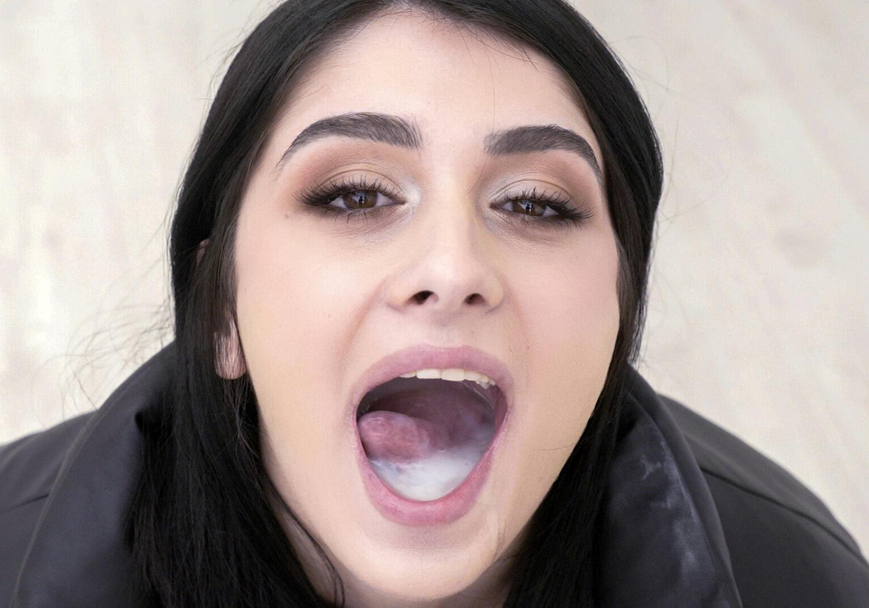 Marisa Leone #1 - Bukkake - Behind The Scenes - Welcome