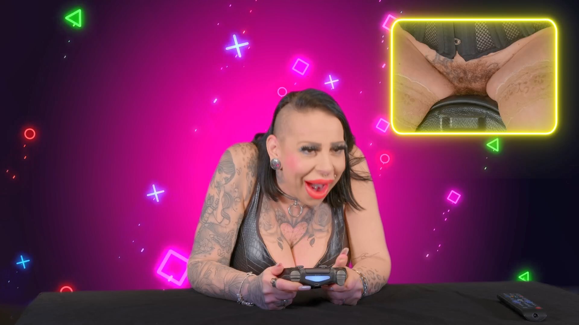 NinaVegas hat Spielvergnügen - unzensiert