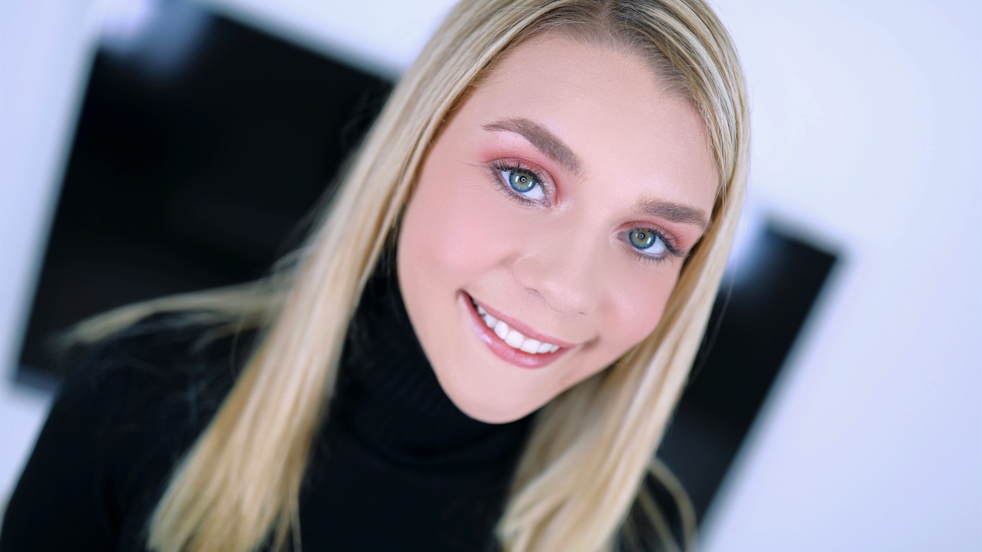 Amateur Allure Features Gabbie Carter Sucking Cock, Getting Fucked and Swallowing Cum in 4K