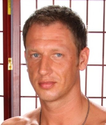 Viktor Bond Anulingus