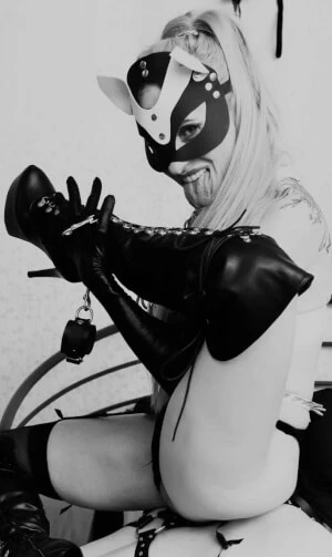 Goddess Afrea Fessée