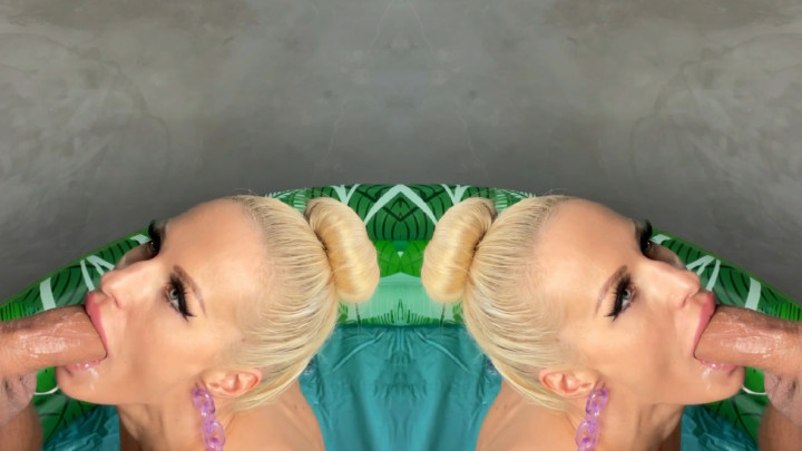 Dream Team | 2 babes get pee in mouth