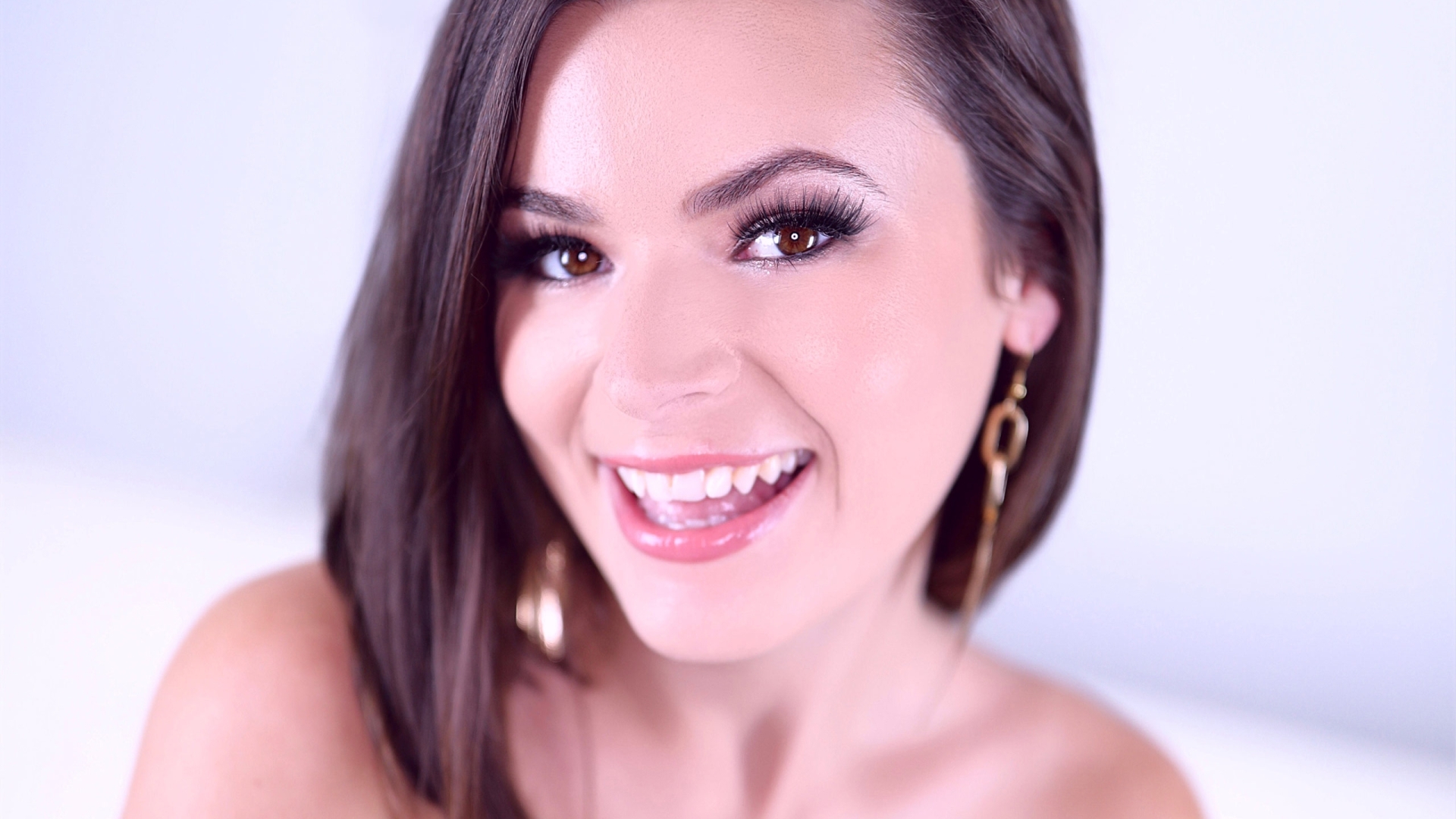 Amateur Allure Features Dharma Jones Ringing in the New Year with her First Threesome