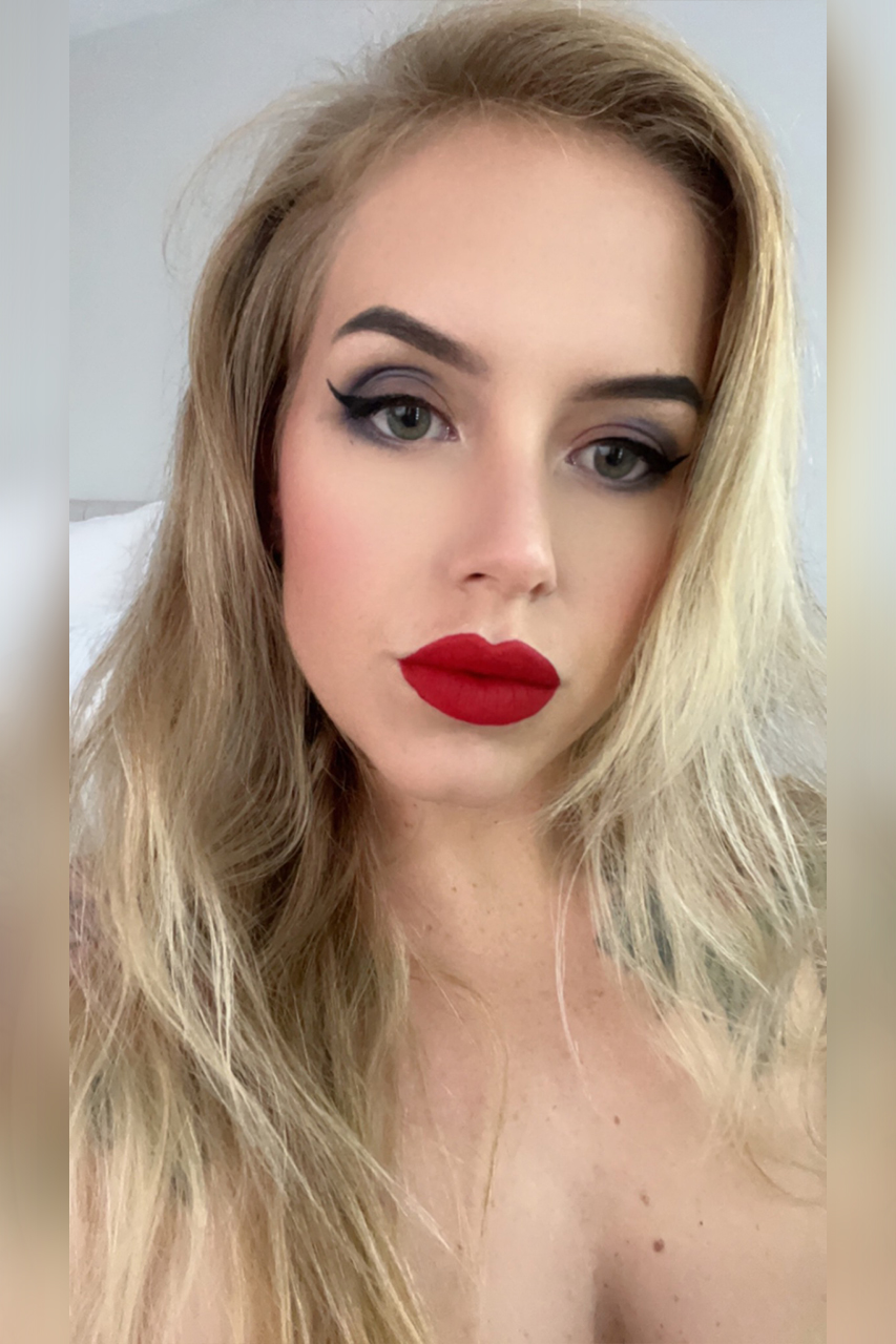 Photo HD Goddess Victoria - 1