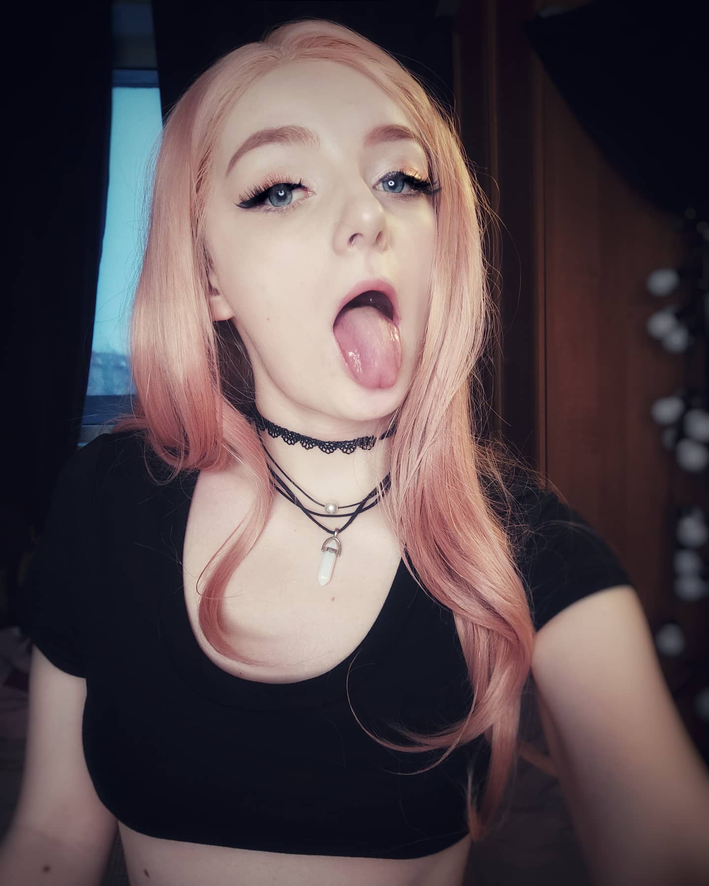 Teen Anna Gorge profonde