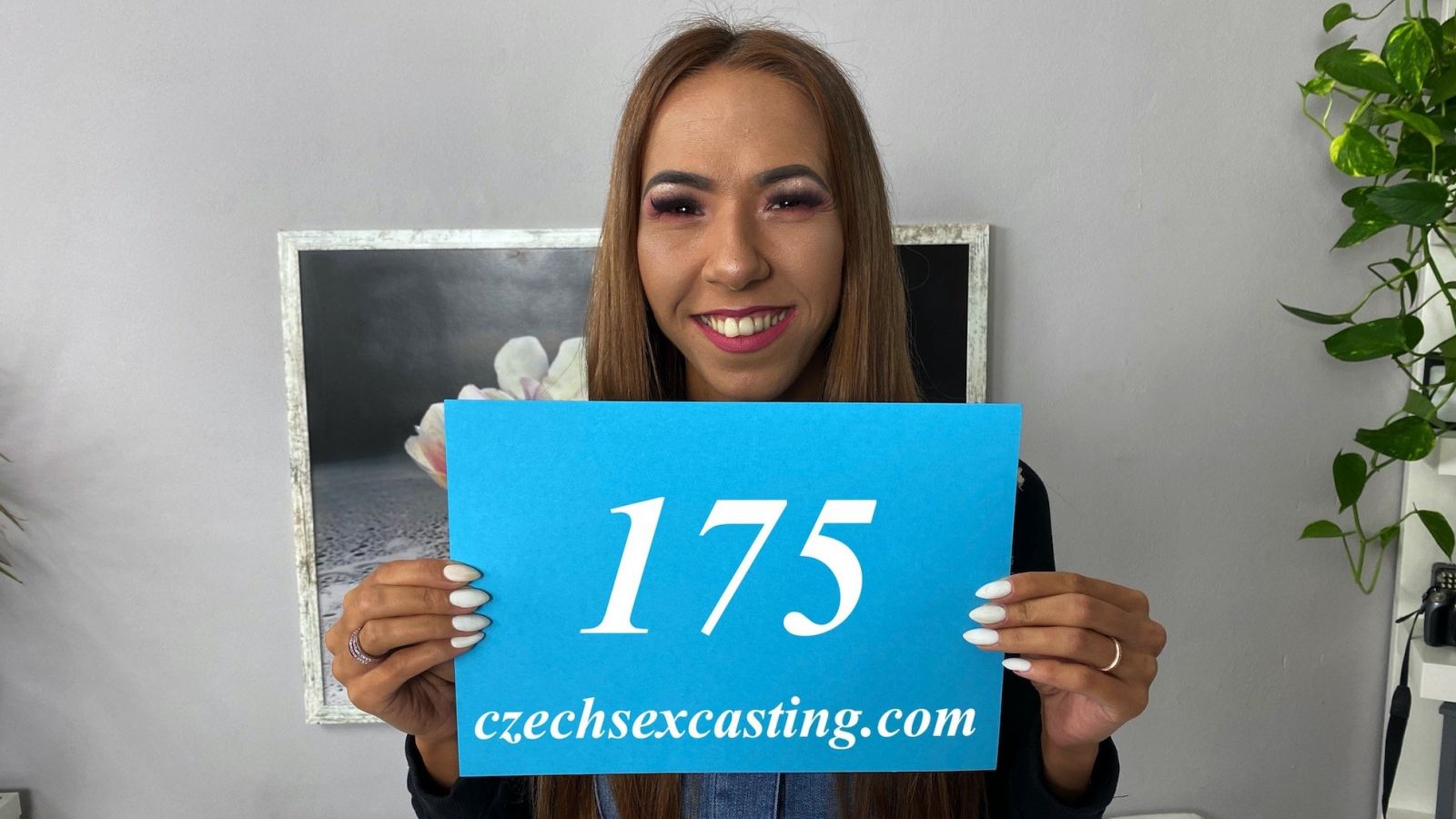 Skinny brunette slut makes the most of a casting fuck