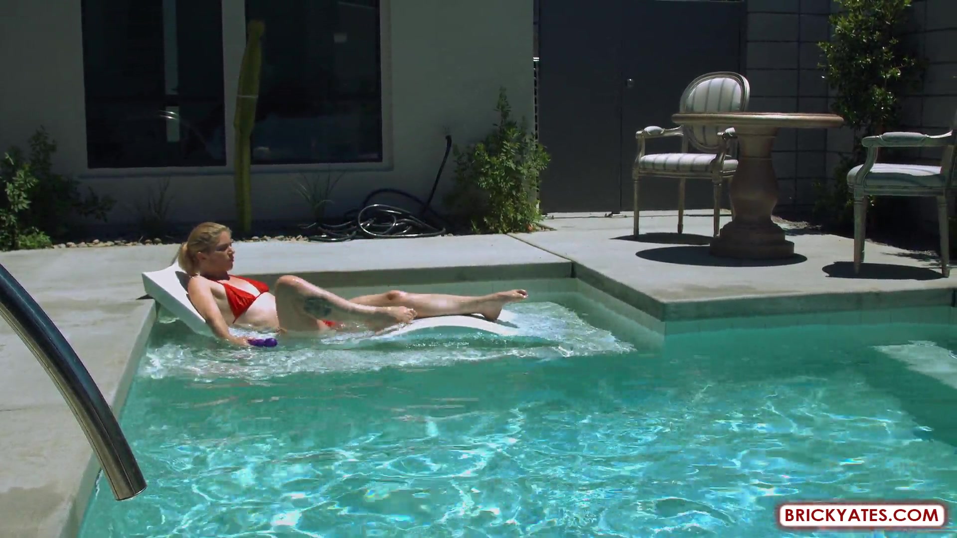 Girlfriend Squirts in the Pool While Her Boyfriends on the Phone