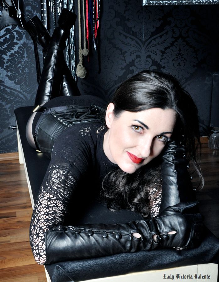Lady Victoria Valente Domination