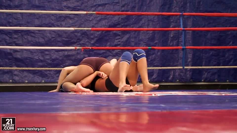 NudeFightClub backstage with Ally & Melane