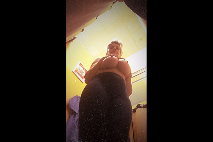 Selfie Changing Room Video