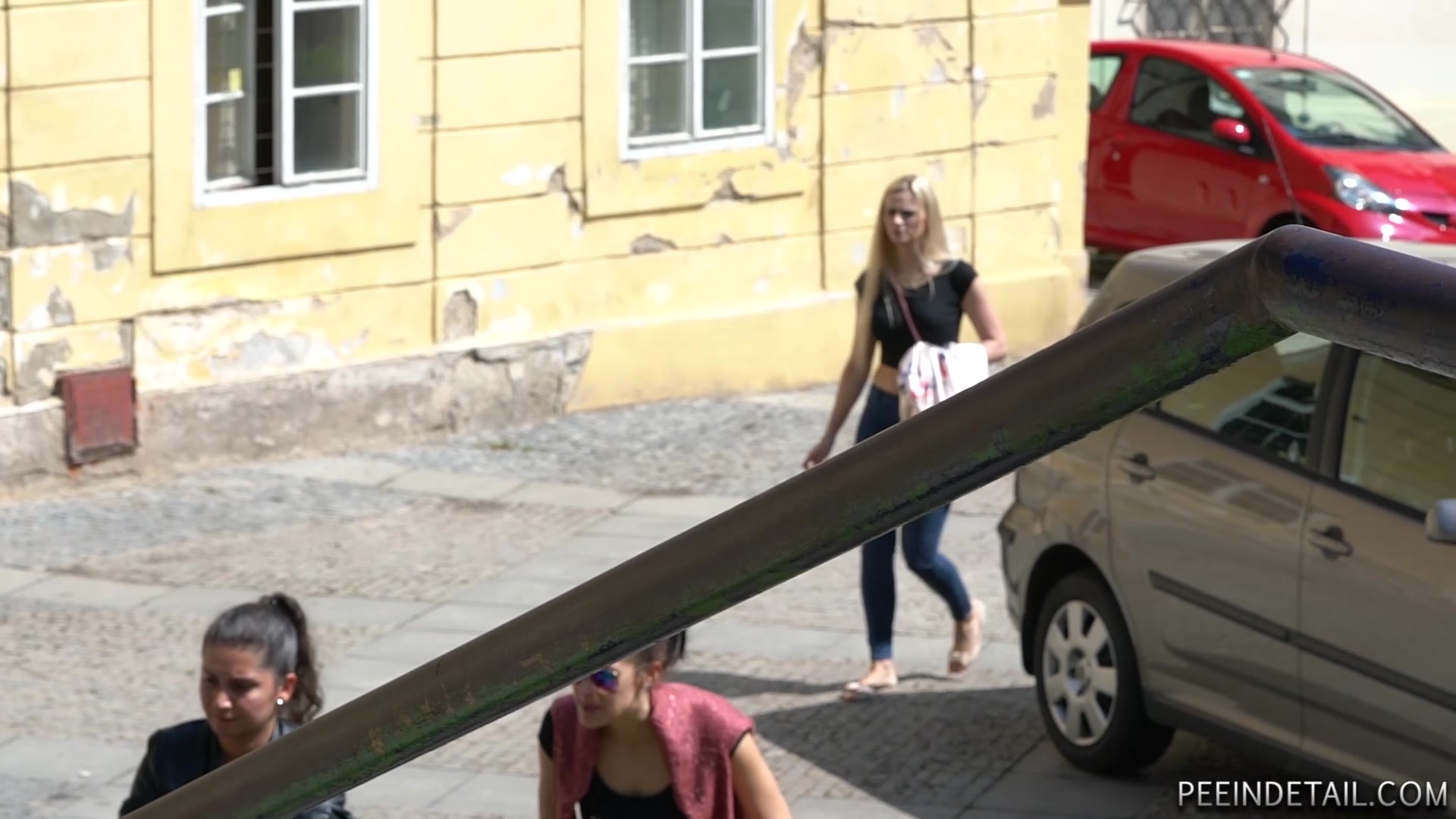 Katka Souckova - Long queue