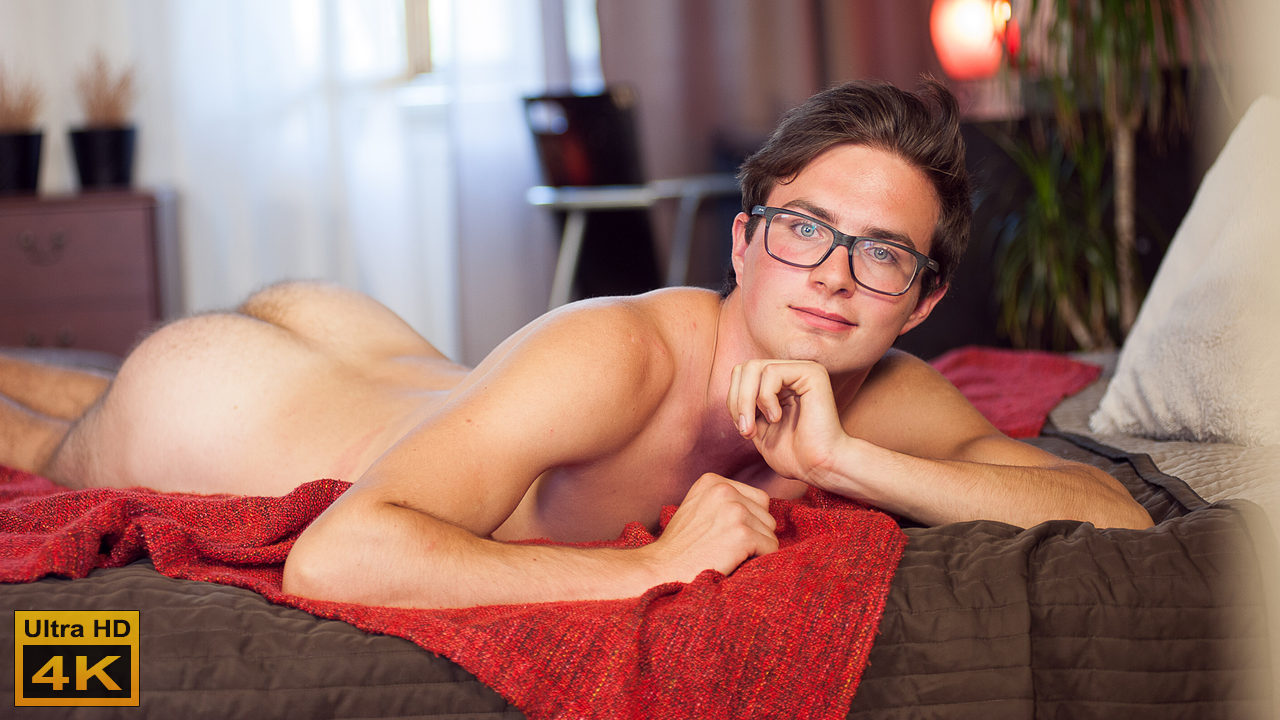 EROTIC SOLO: Klark Junak