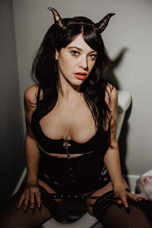 Photo HD Lady Lila Stern - 6