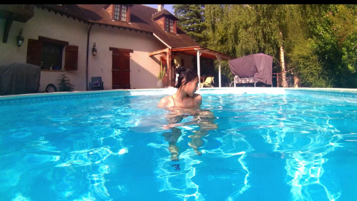 JL_037 - Spending Good Time Swimming