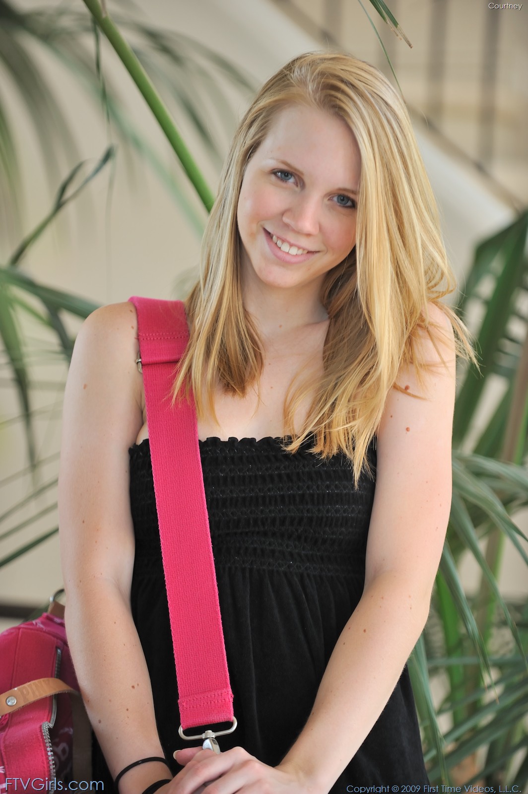 Photo HD Courtney May - 5