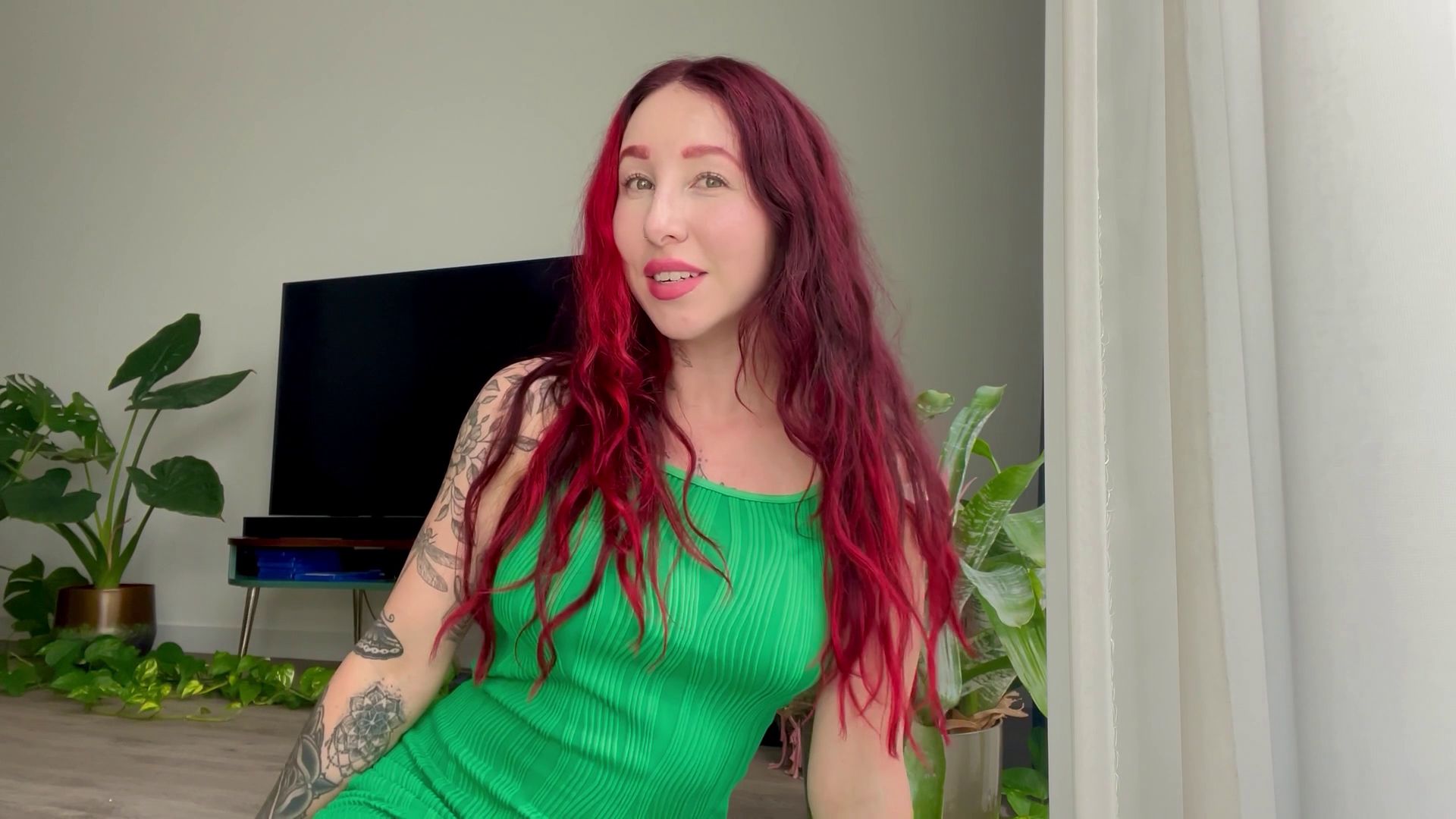 First Time Lesbian Experience: Luna M's Pick