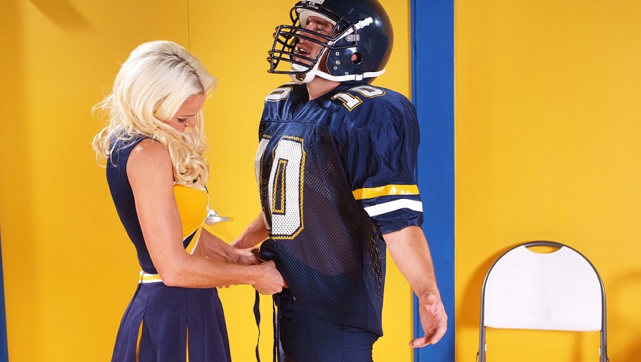 Rhylee Richards fucking in the gym with her tits